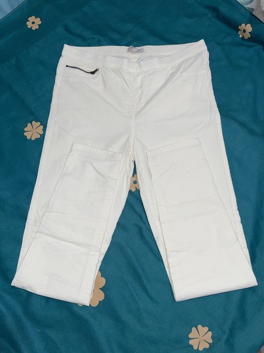 Pantaloni casual raiați!