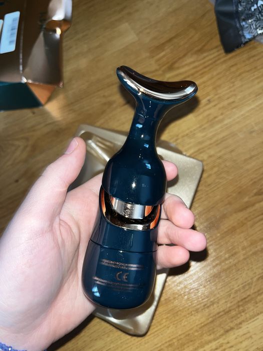 dispozitiv masaj facial