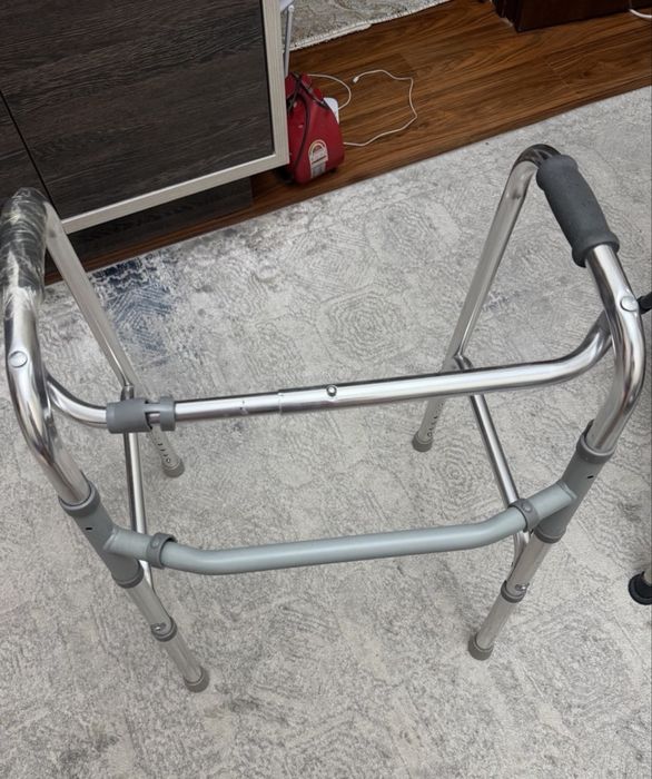 Биотуалет и ходунки для взрослых