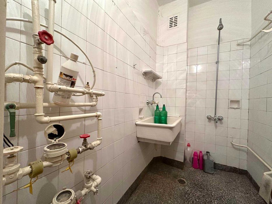 Продава се Тристаен апартамент в Велико Търново, Център - 90 кв.м за 1112 €/кв.м - Снимка #11