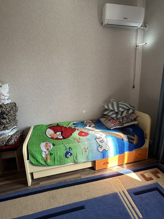 Детский кровать, шкаф, шкаф для книг