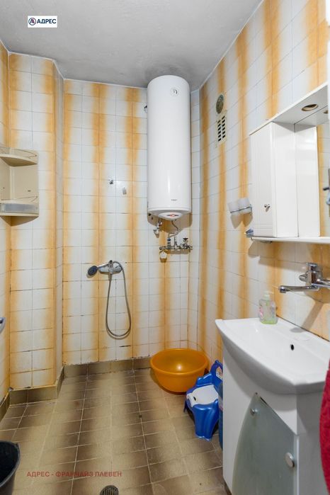 Продава се Многостаен апартамент в Плевен, Широк център - 120 кв.м за 1234 €/кв.м - Снимка #12