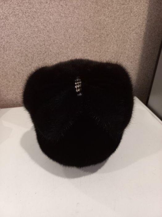 Подам норковую шапку