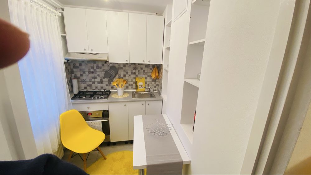 Inchiriez garsoniera Petrosani-Centru