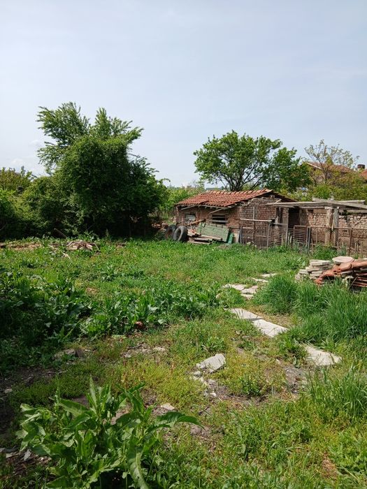 Къща на два етажа гр. Дългопол