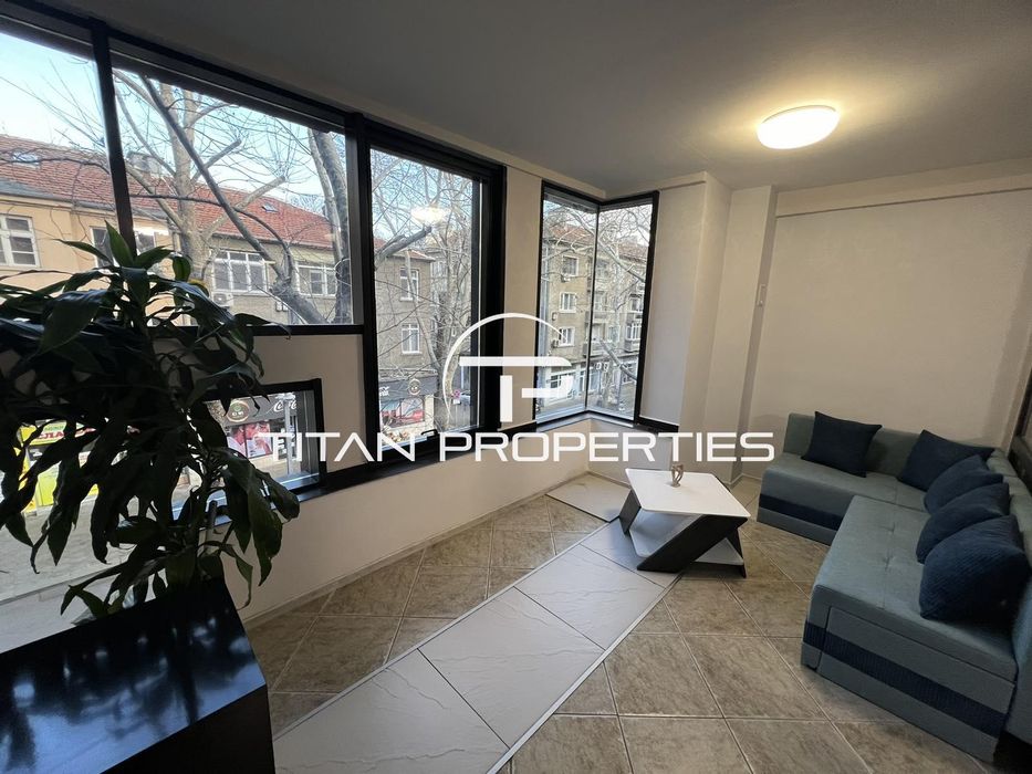 Дава се под наем Двустаен апартамент в Бургас, Център - 82 кв.м за 459 € - Снимка #2