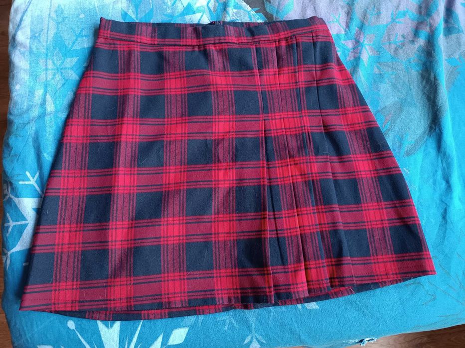 Красива и стилна пола за тийнейджърки