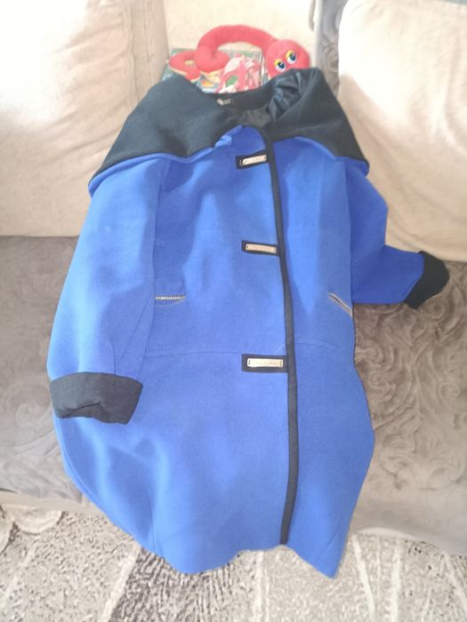 Продам пальто синего цвета