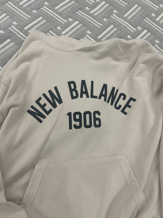 New Balance суичър