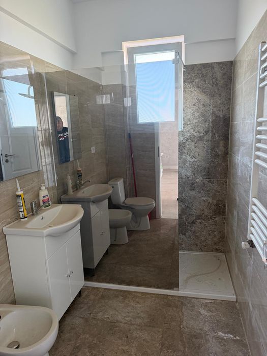 Închiriez apartament cu 2 camere în  Bragadiru Ilfov vizavi de Leroy șos Alexandriei Nr 226Merlin nemobilat preț 300€ bloc nou cu toate utilitățile