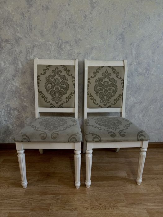 Стол для гостиной