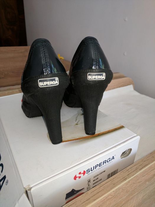 Маркови обувки Superga