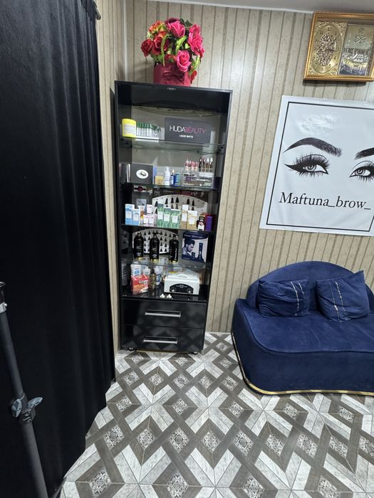 Полка  витрина  для  парикмахерский