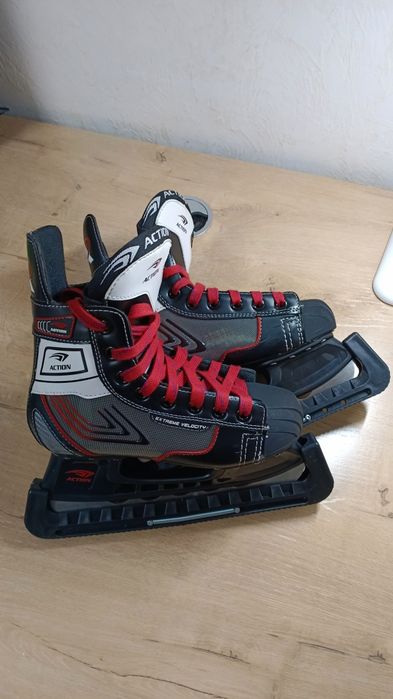 Коньки хоккейные