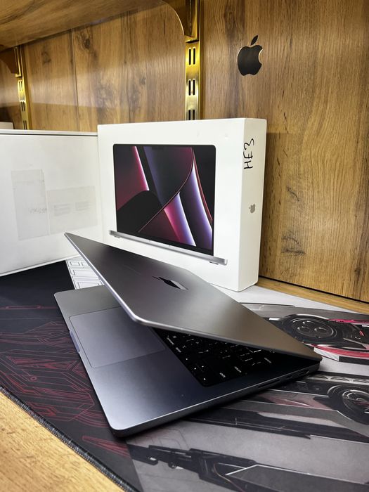 MacBook M2 Pro 16/512