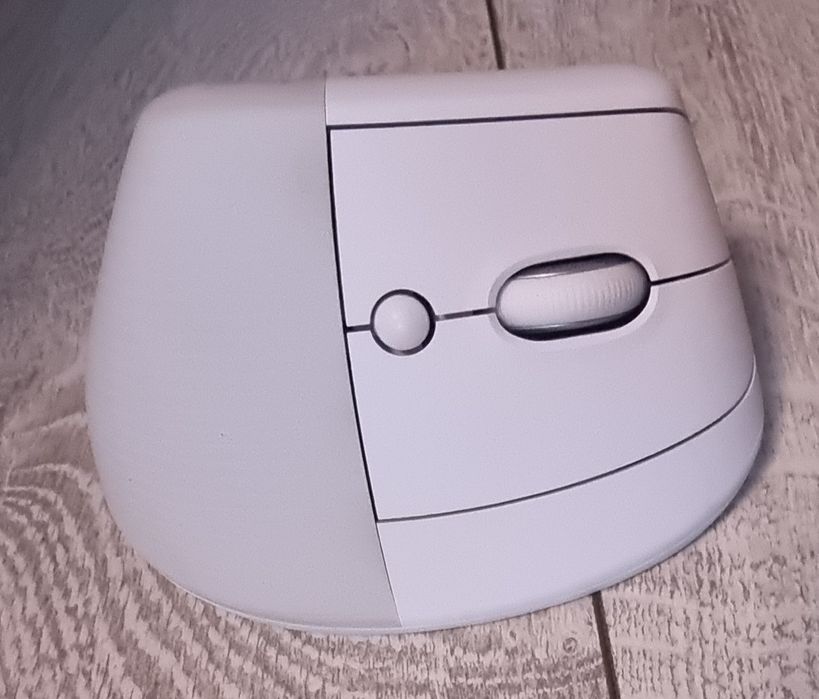 Бяла безжична мишка Logitech