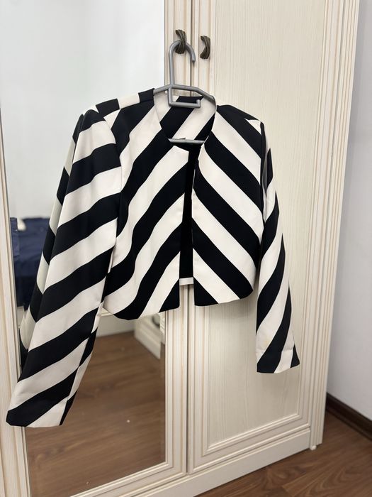 Костюм сатылады.