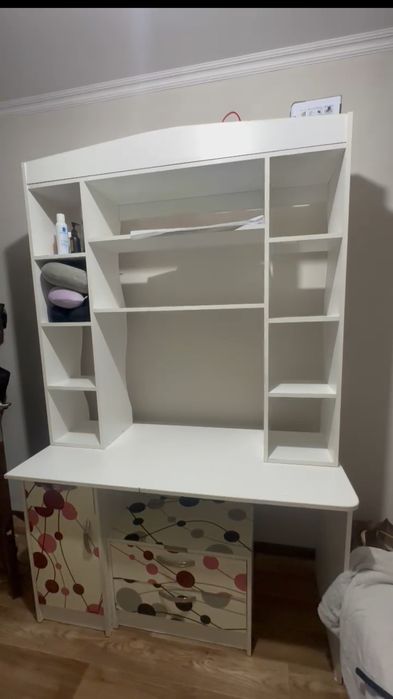 Продаю свои шкафы и стол