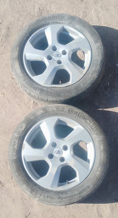 Largus  R16 2 ta  Biroz diskida yorilish bor