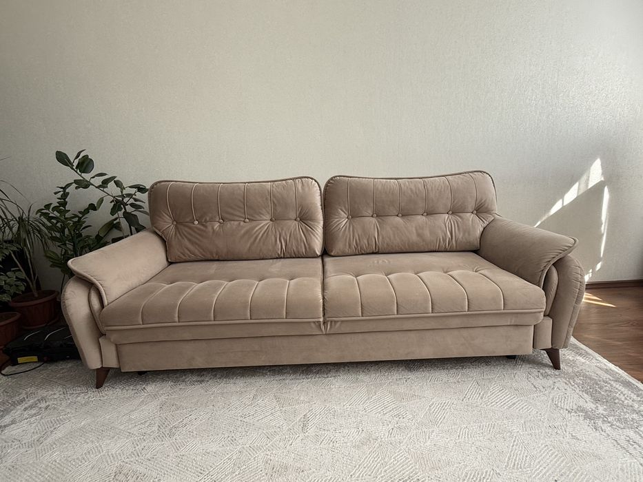 Продам диван для гостиной