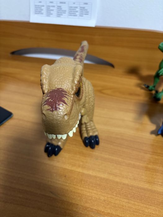 Dinozauri tirex copii