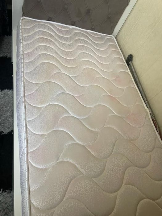 Продается дестский диван ( почти новый) ребенок спал всего 3-4 раза.