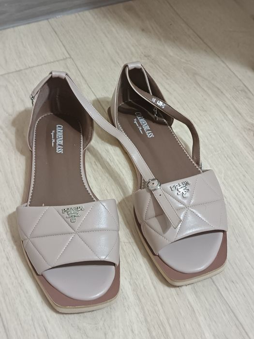 Босоножки  летние