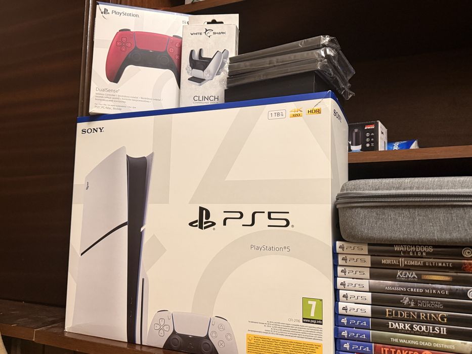 Playstation 5 Slim Disc 1 TB + игри и аксесоари Спешно!