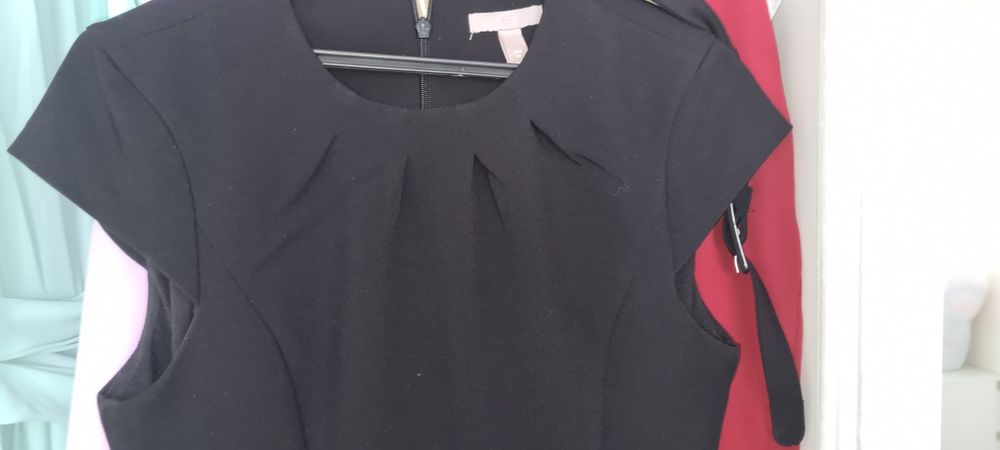 Пиджаки, костюмы, платья