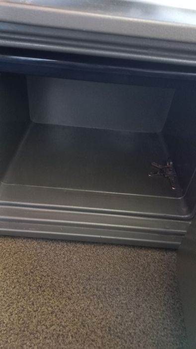 Продам недорого сейф