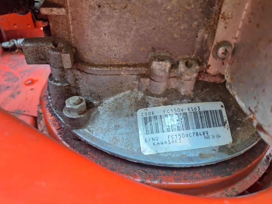 Mașina de tuns iarba gazon Kawasaki FC150V 4 Timpi