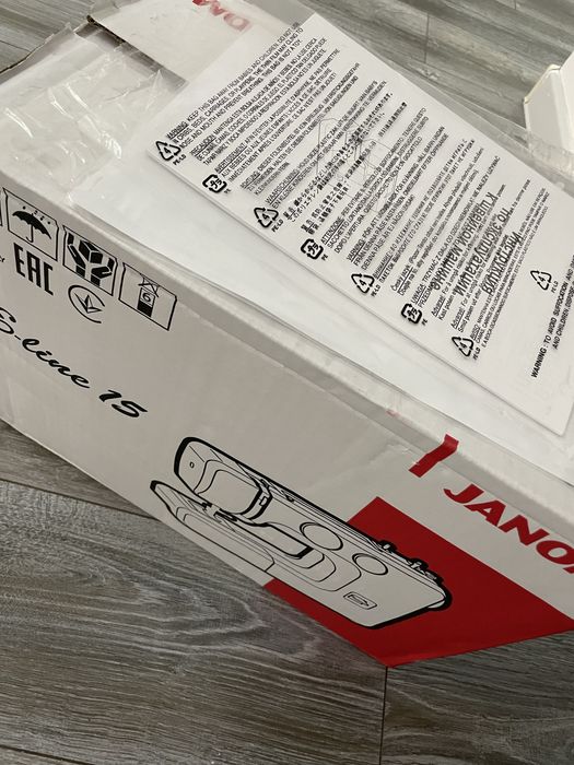 Швейная машина Janome E-line 15 белый