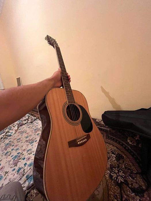 Accustic gitara + bonus Chexol