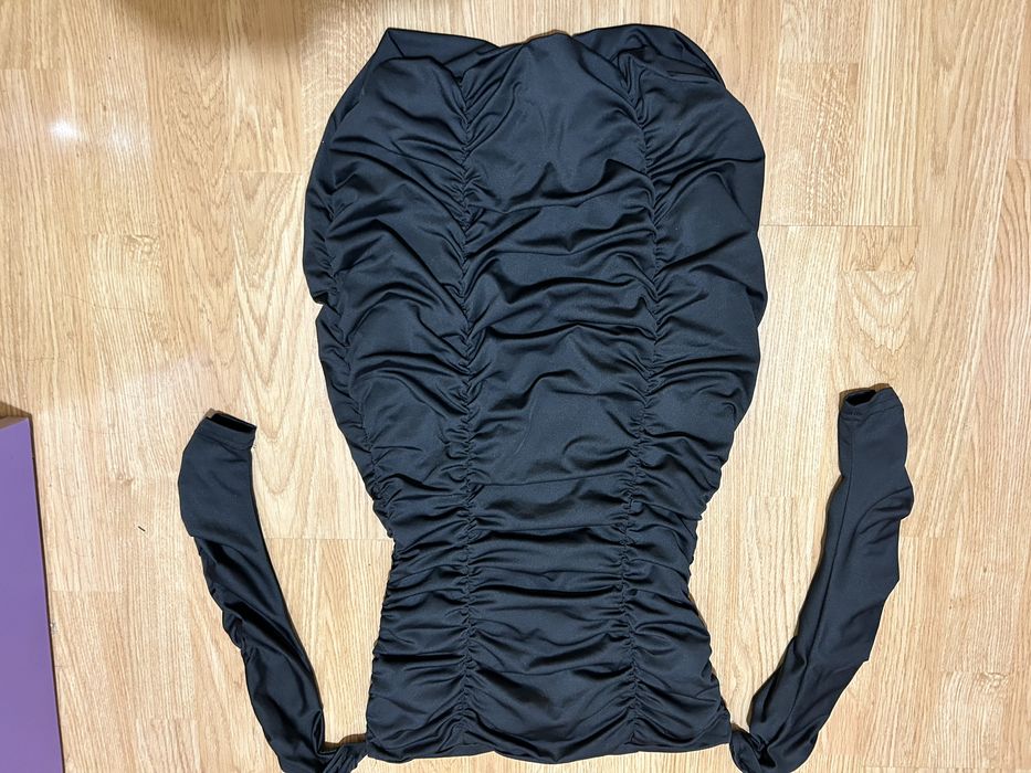 Рокля по тялото-черна