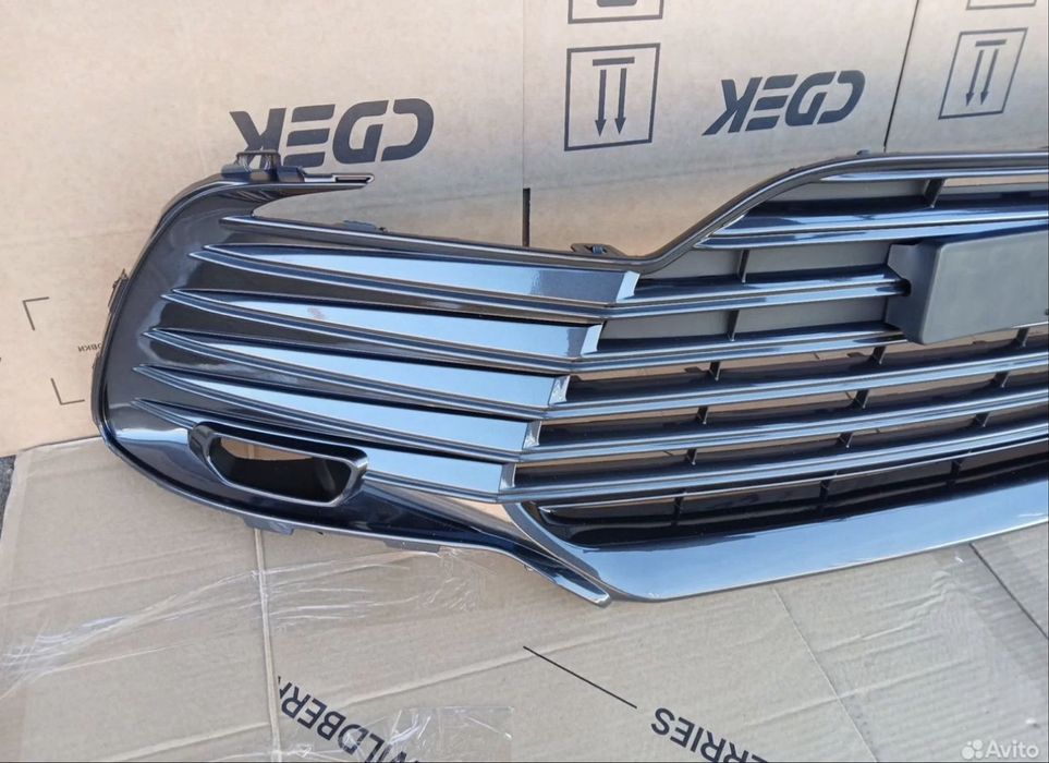 Решетка радиатора camry 75 Новая