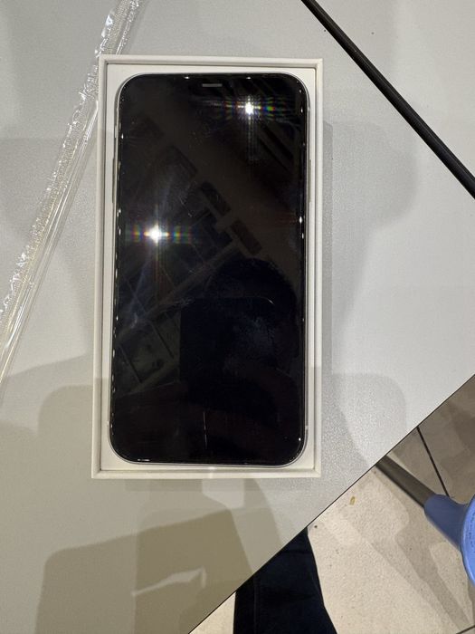 Айфон 11 в отличном состояние