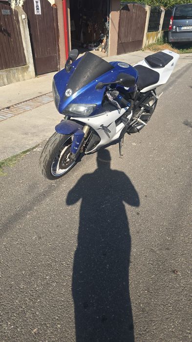 Motocicleta yamaha r1