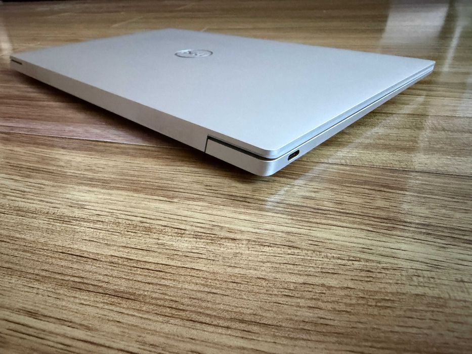 4k UHD+ Touch Dell XPS 9320`Core i7 1260P 16GB LPDDR5 512GB NVMe Като Нов