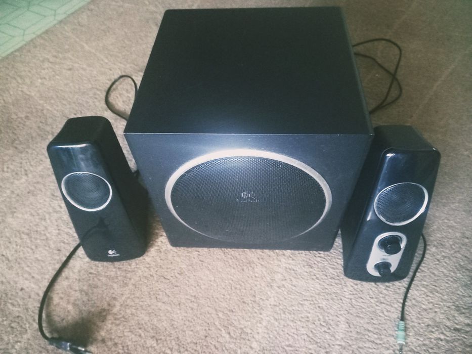 Logitech Озвучителна аудио система с Субуфер и колонки говорители
