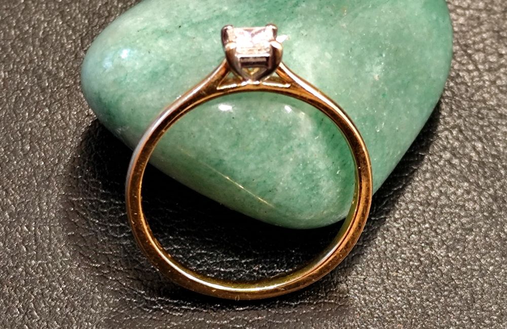Златен Пръстен 18к / Диамант 0,24ct / F /