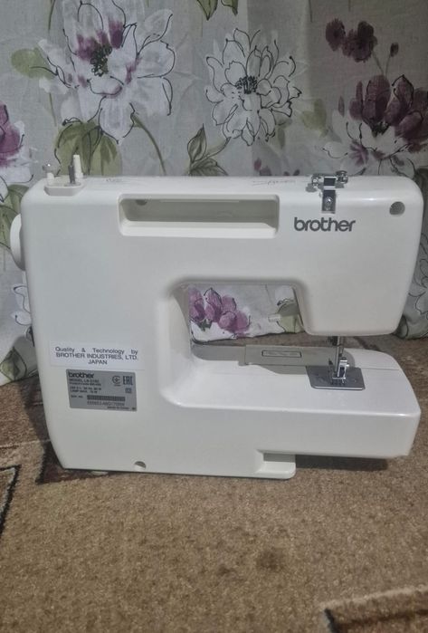 Срочно швейная машинка