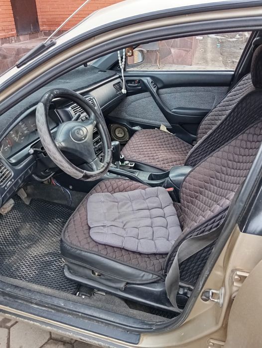 Тойота Карина Е АКПП 1.6  1993 г