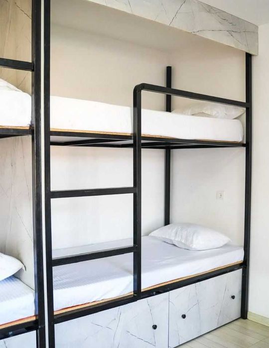 Хостел в центре города. Гостиница. Комнаты