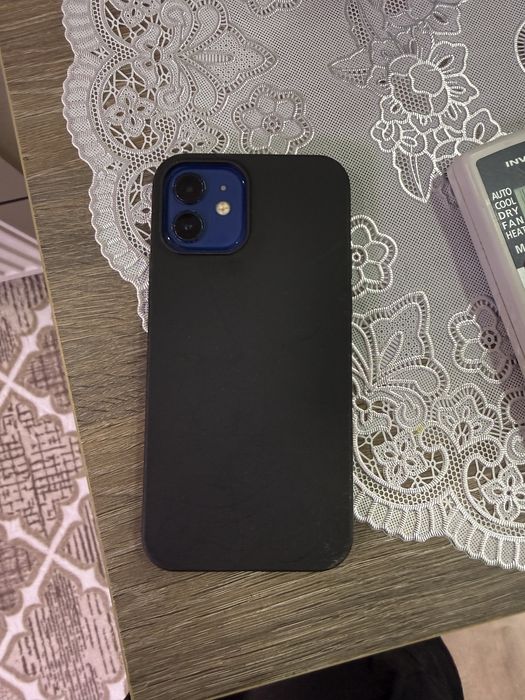 Породавам iphone 12 64GB