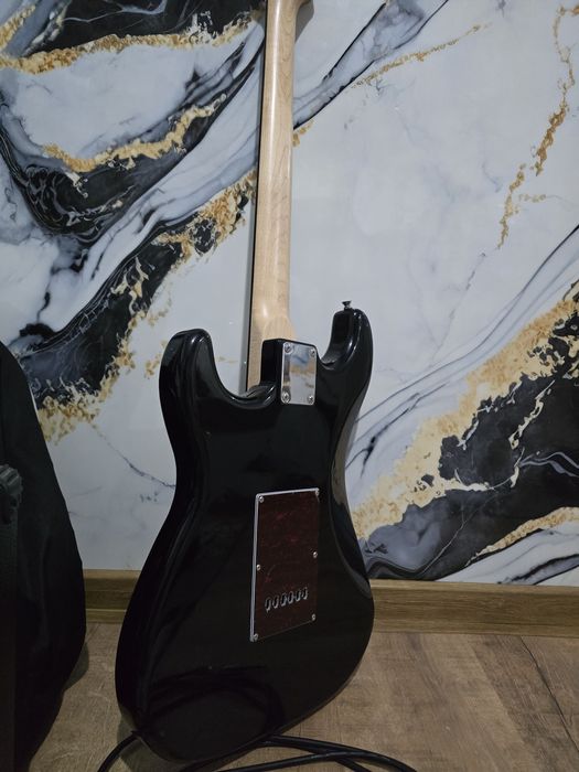 Пълен комплект електрическа китара + усилвател