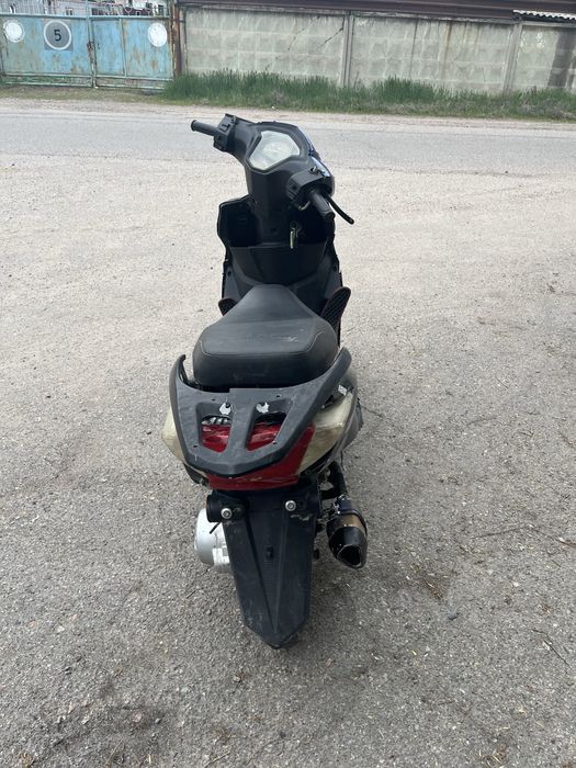 Продам м8 на ходу