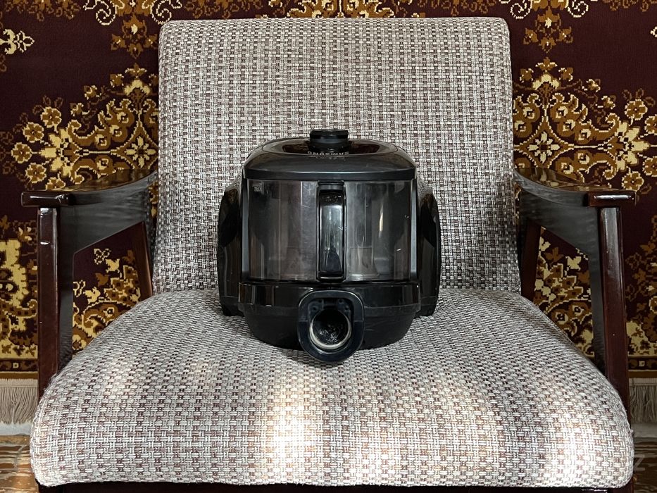 Пылесос Samsung SC18M21DOCG
