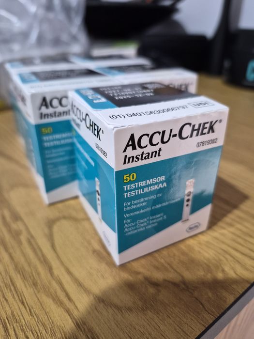 Teste glicemie Contour Plus si AccuChek instant