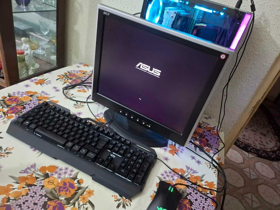 Vând PC complet i5-4460 3.2GHz, 16GB RAM, SSD + HDD, Monitor Acer