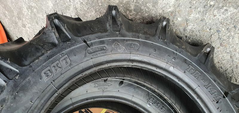 7-16 cauciucuri noi de la BKT pentru tractoare japoneze TR144 1WYX